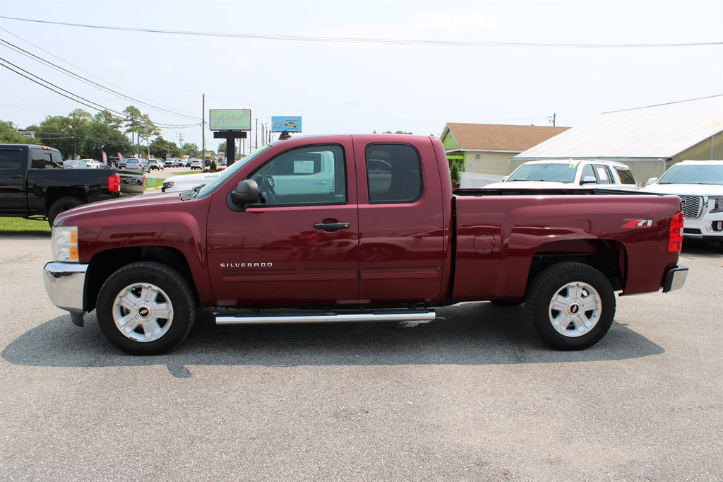 2013 Chevrolet Silverado - $16,995