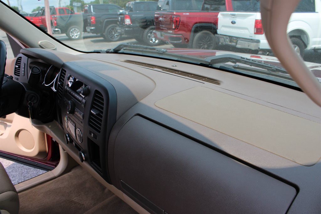 2013 Chevrolet Silverado - $16,995