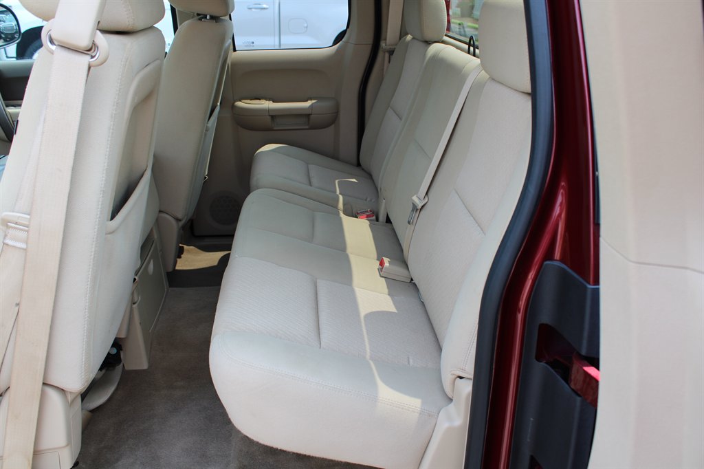 2013 Chevrolet Silverado - $16,995