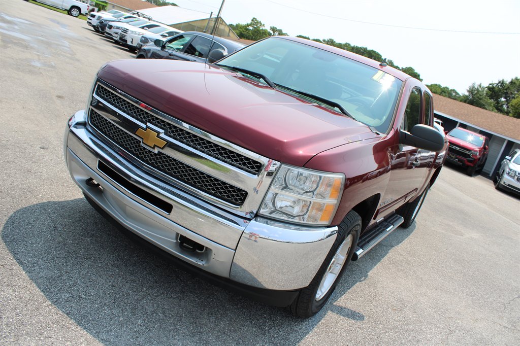 2013 Chevrolet Silverado - $16,995
