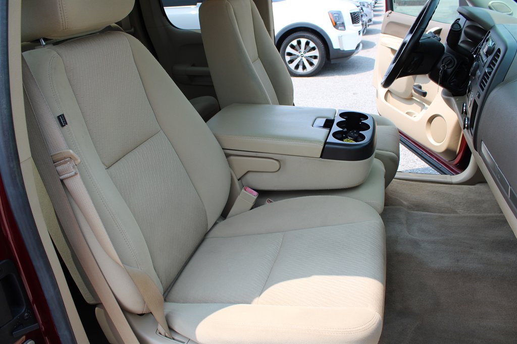 2013 Chevrolet Silverado - $16,995
