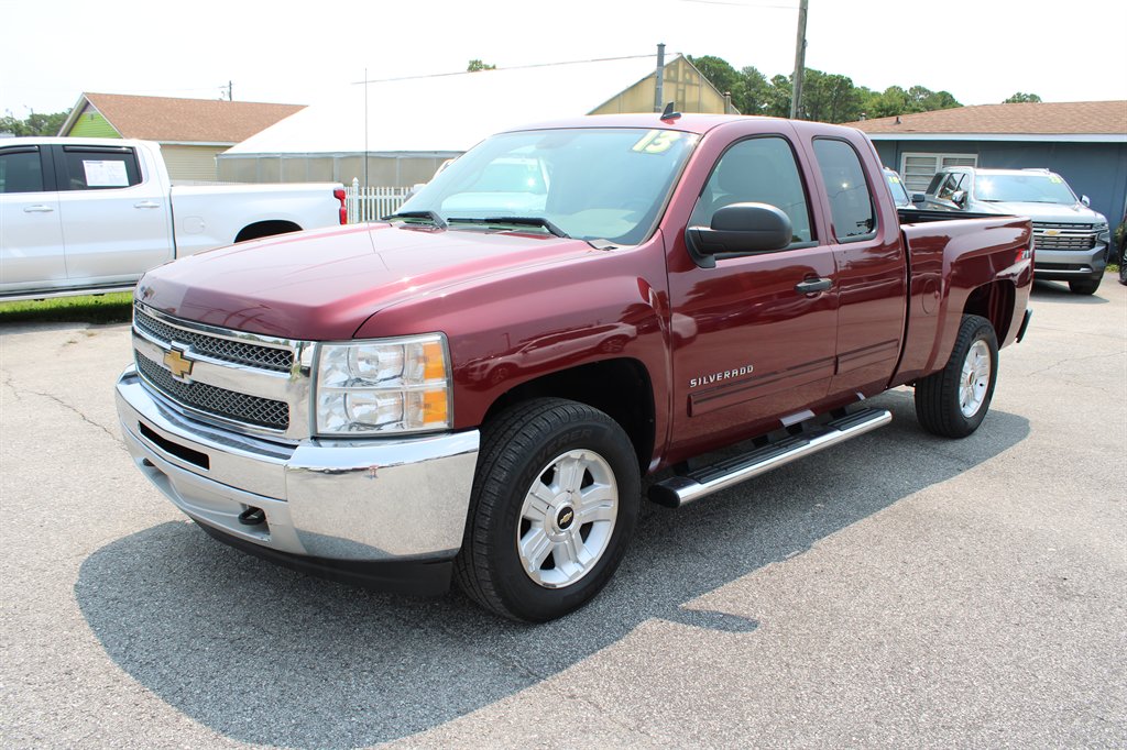 2013 Chevrolet Silverado - $16,995