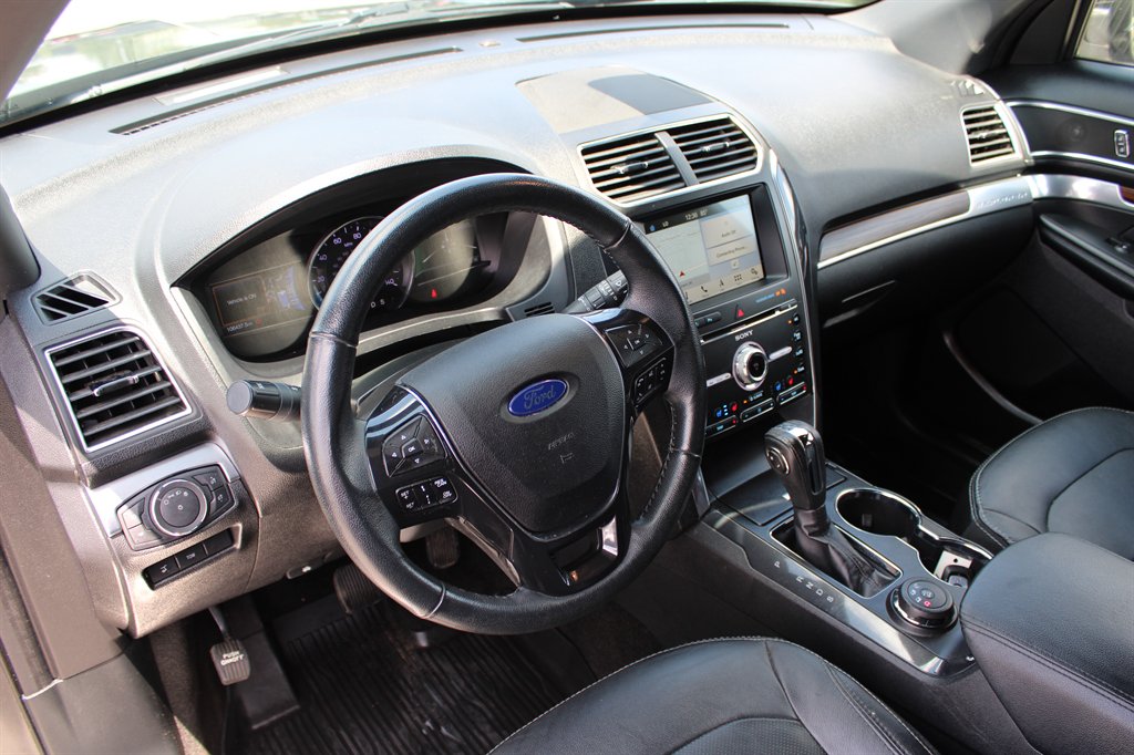 2018 Ford Explorer - $18,995