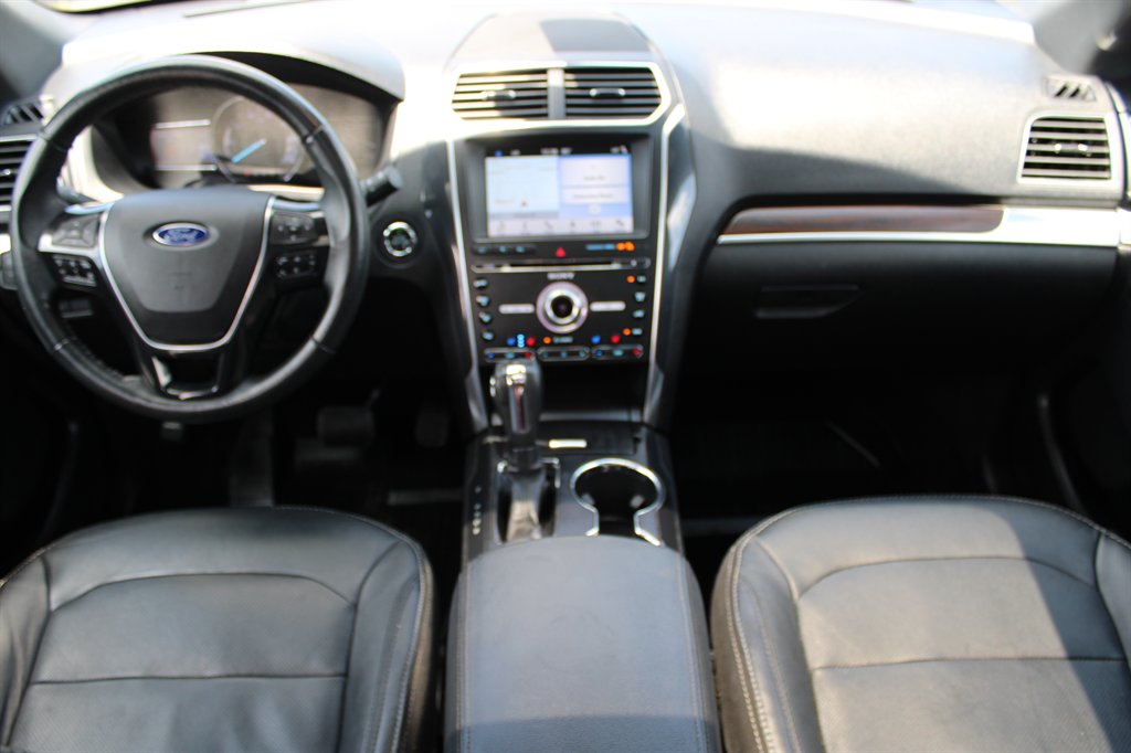 2018 Ford Explorer - $18,995