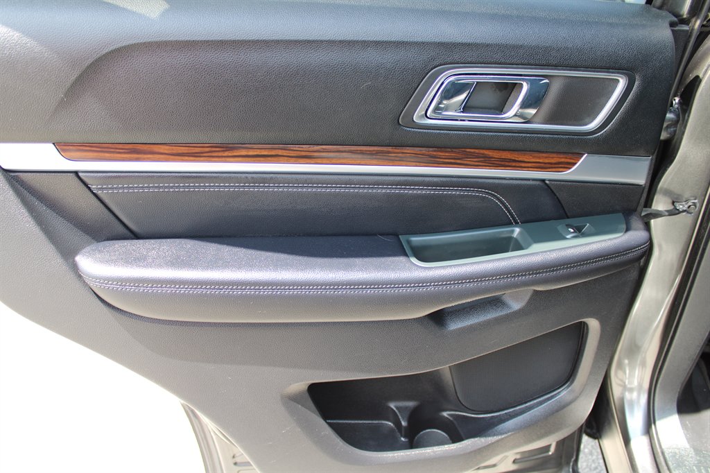 2018 Ford Explorer - $18,995