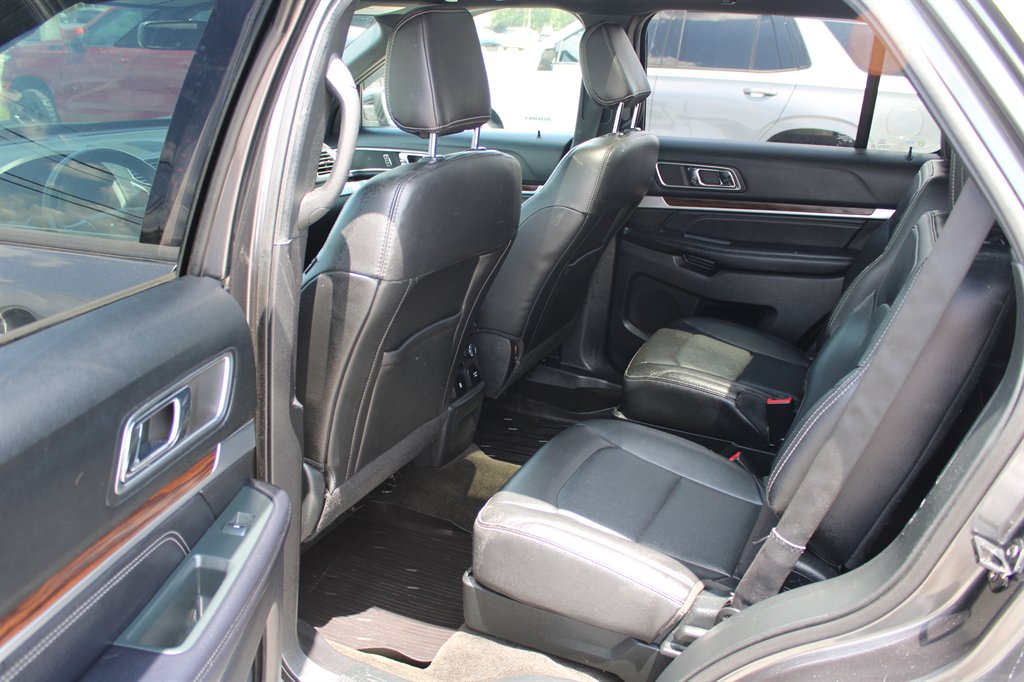 2018 Ford Explorer - $18,995