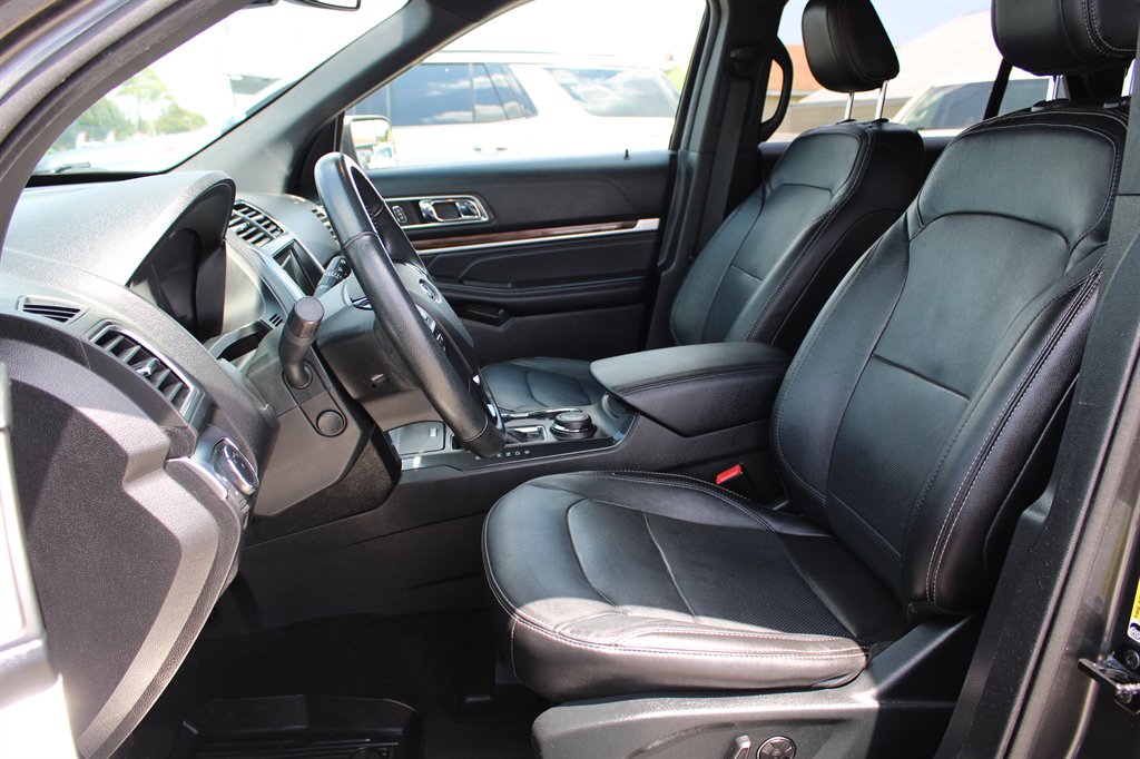 2018 Ford Explorer - $18,995