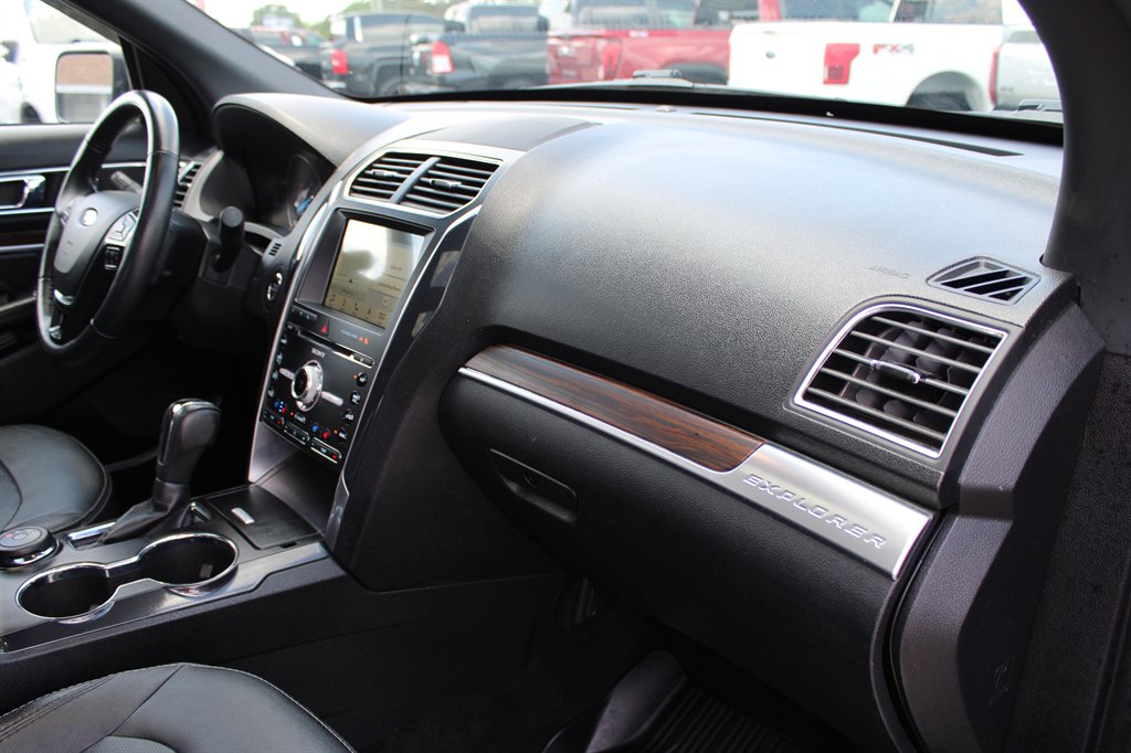 2018 Ford Explorer - $18,995