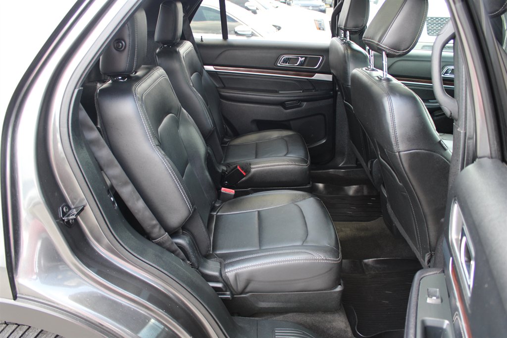 2018 Ford Explorer - $18,995