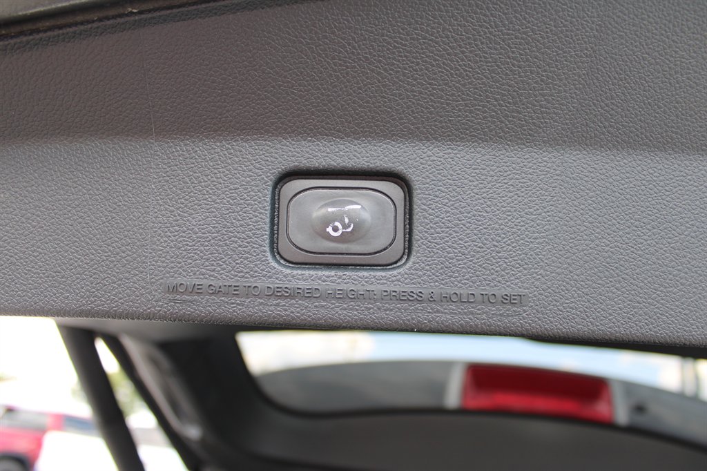 2018 Ford Explorer - $18,995