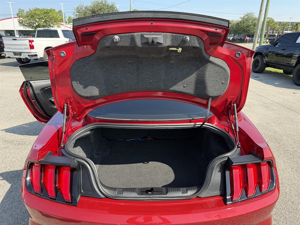 2021 Ford Mustang - $29,995