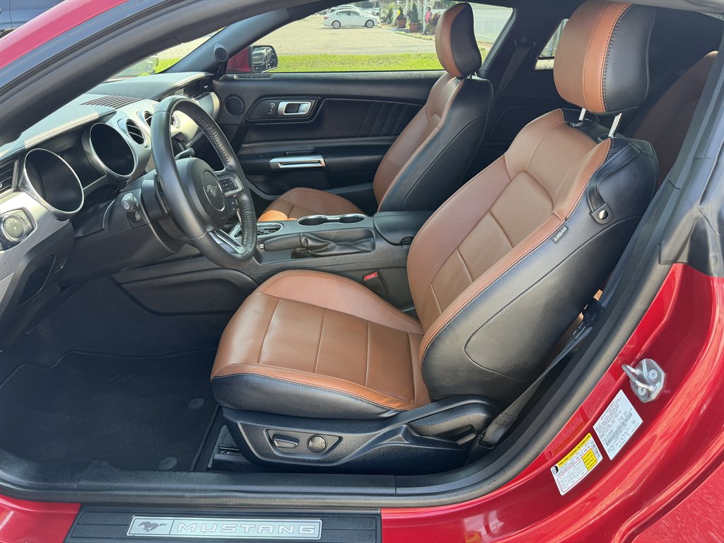 2021 Ford Mustang - $29,995