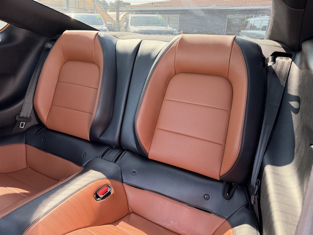 2021 Ford Mustang - $29,995