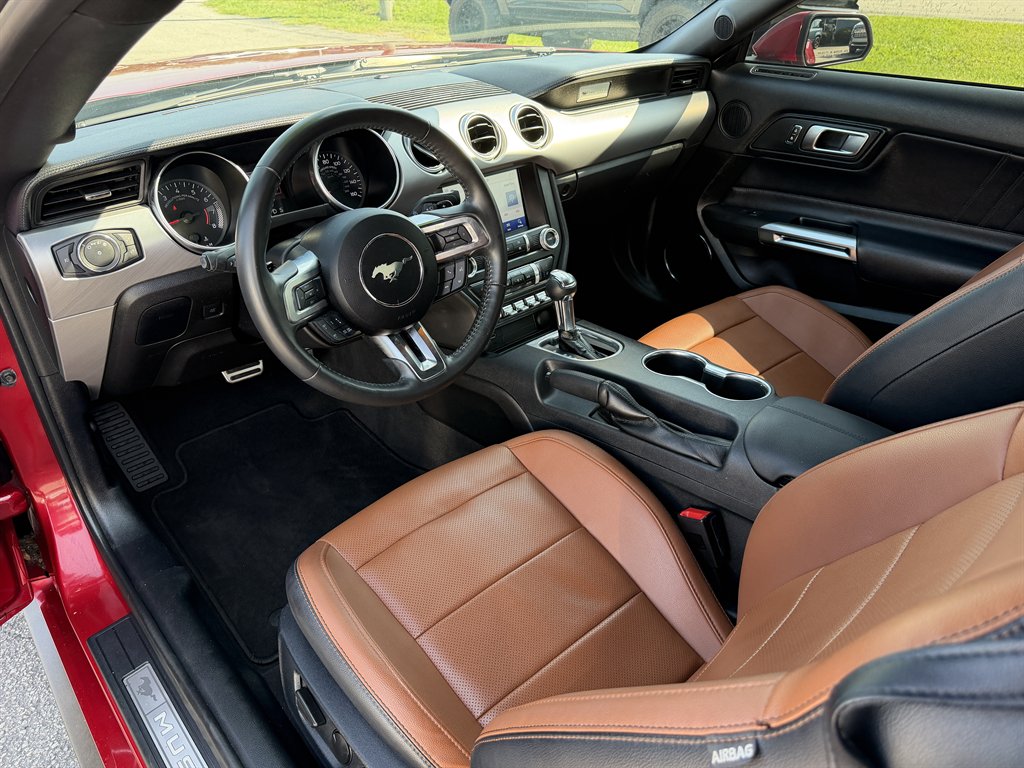 2021 Ford Mustang - $29,995