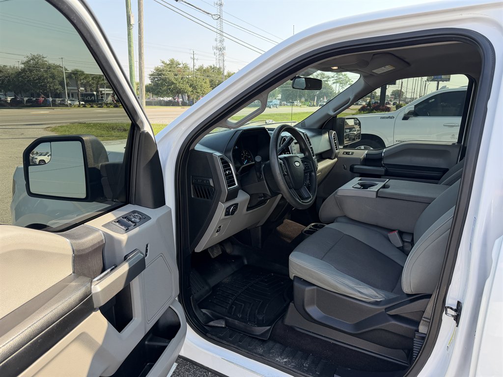 2016 Ford F-150 - $21,995