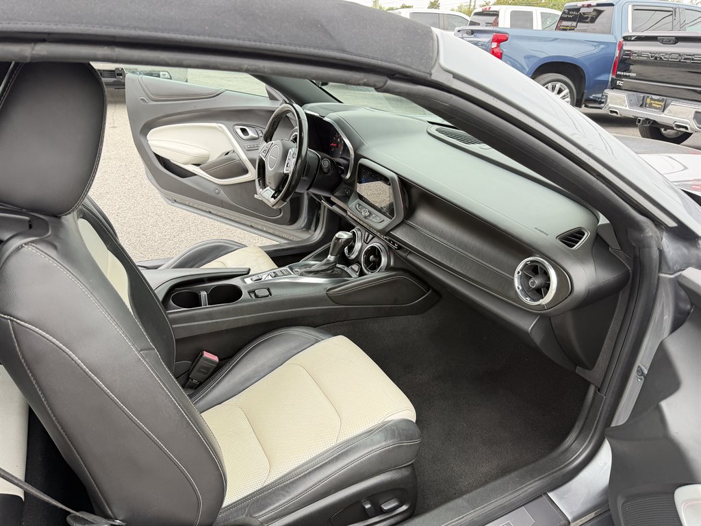 2019 Chevrolet Camaro - $18,995