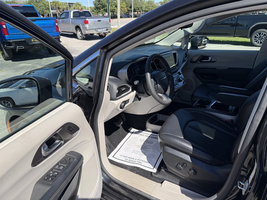 2023 Chrysler Pacifica - $22,995