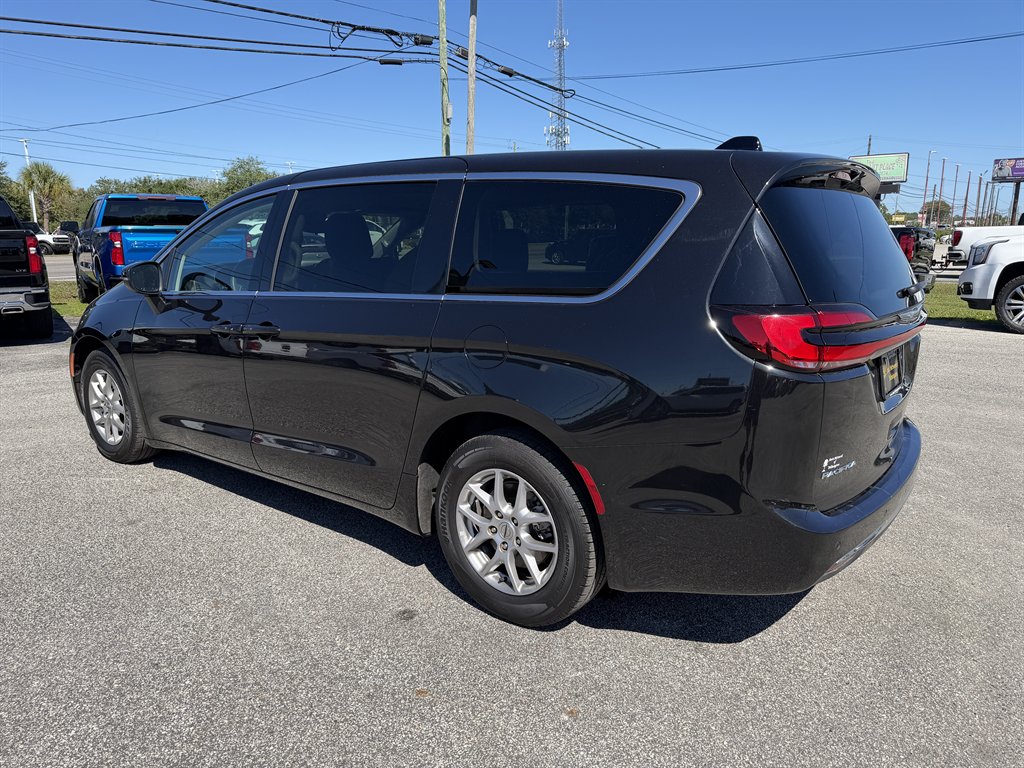 2023 Chrysler Pacifica - $22,995