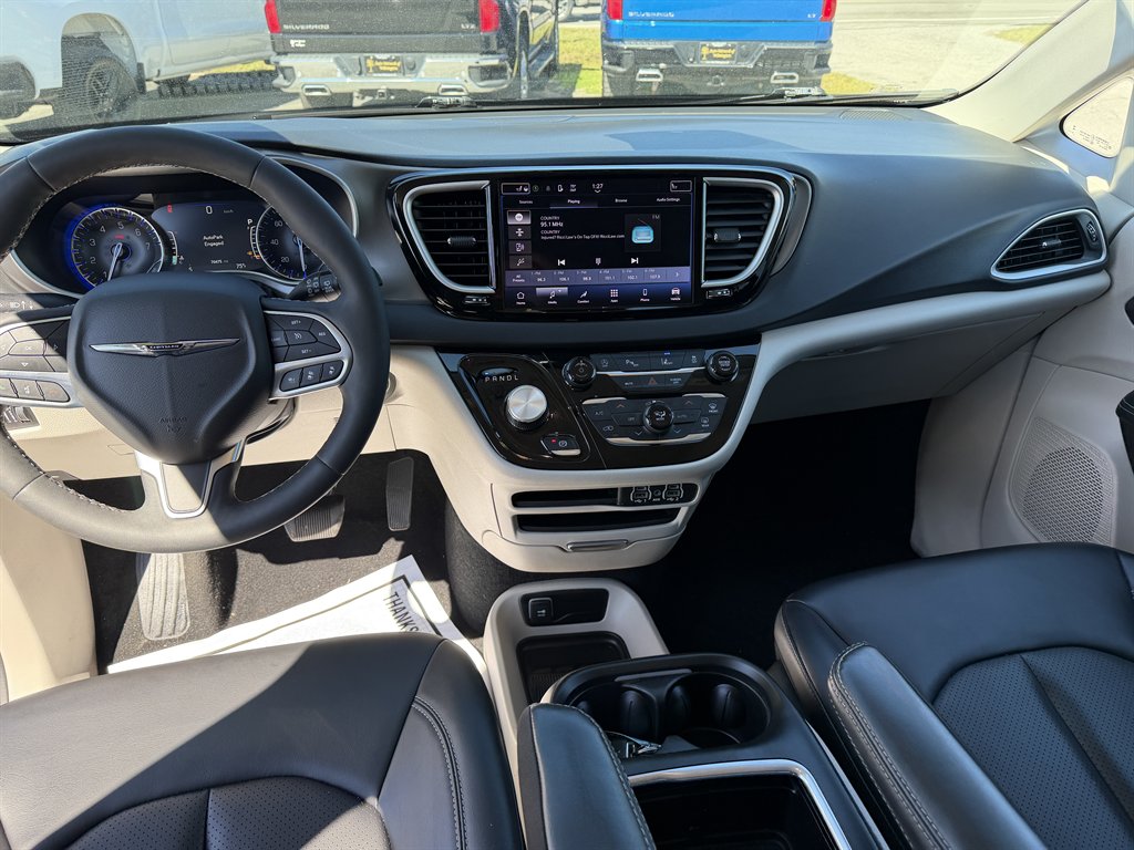 2023 Chrysler Pacifica - $22,995