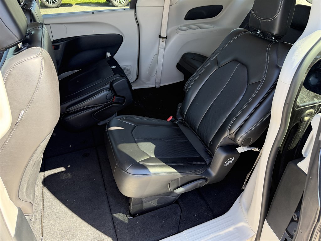 2023 Chrysler Pacifica - $22,995