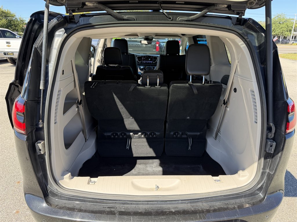 2023 Chrysler Pacifica - $22,995