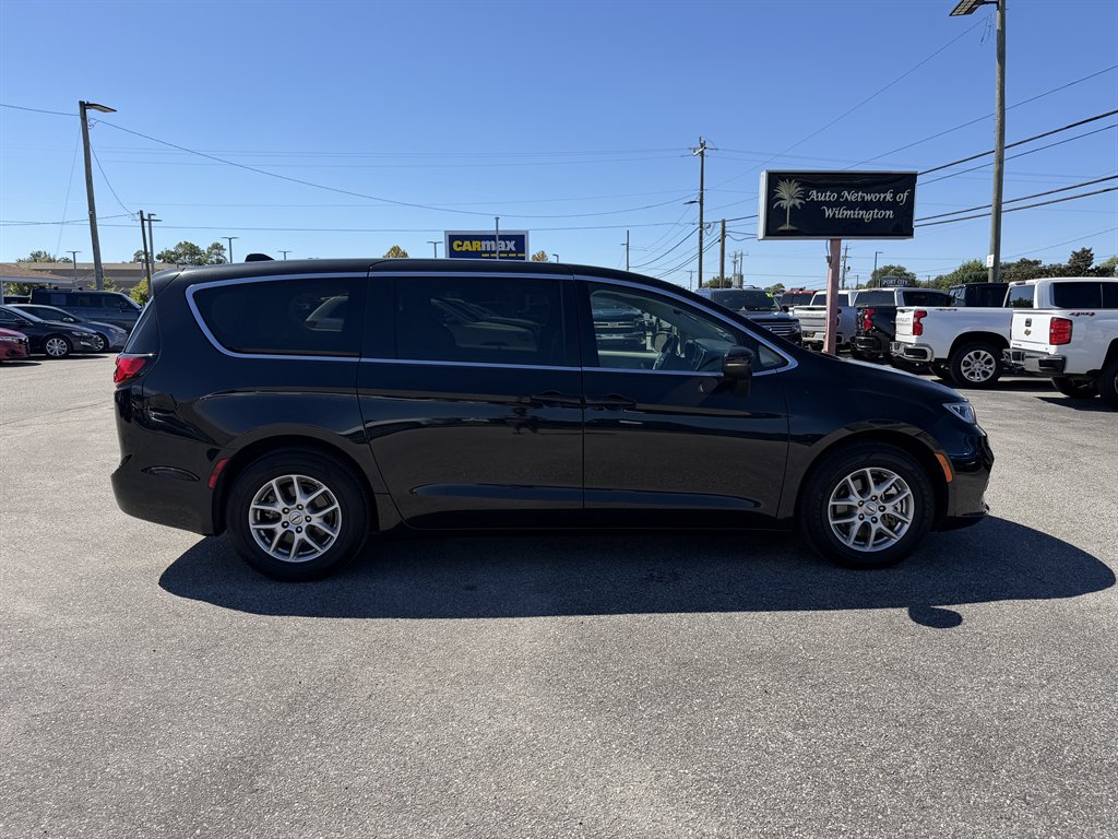 2023 Chrysler Pacifica - $22,995