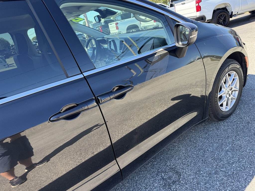 2023 Chrysler Pacifica - $22,995