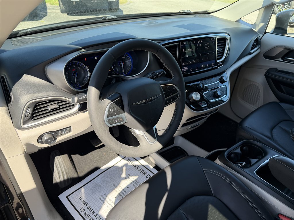 2023 Chrysler Pacifica - $22,995