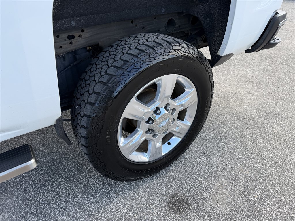 2018 Chevrolet Silverado - $32,995