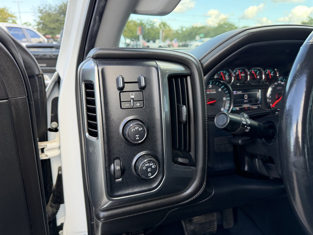 2018 Chevrolet Silverado - $32,995