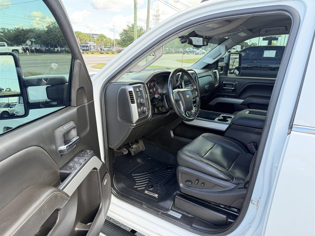 2018 Chevrolet Silverado - $32,995