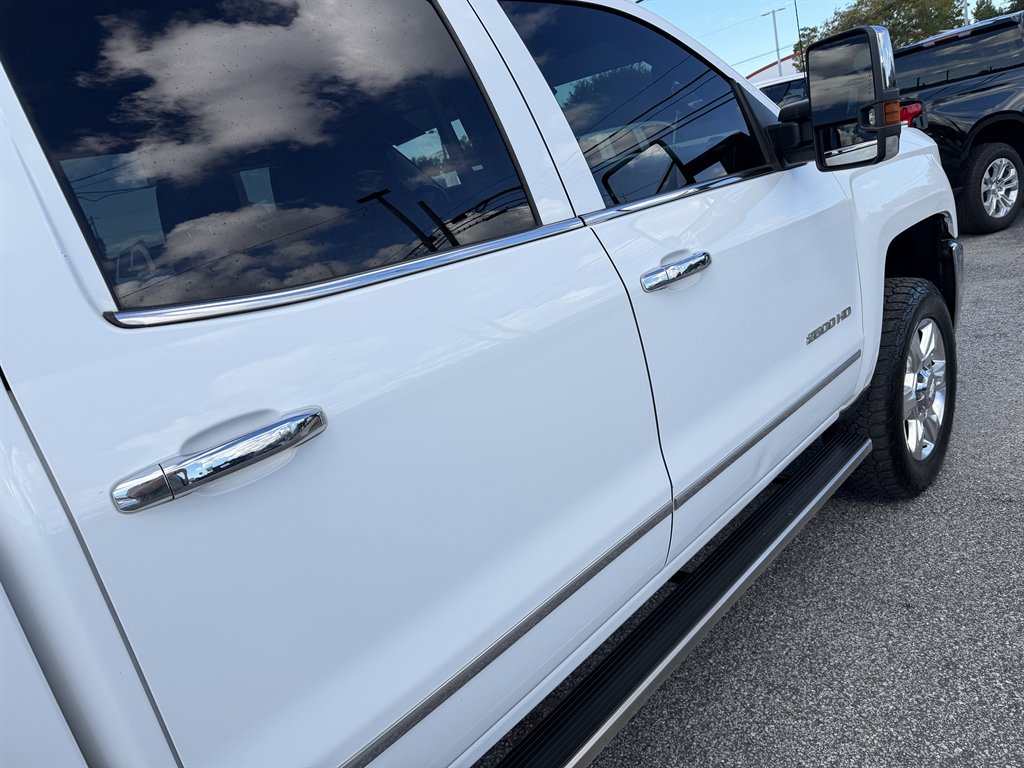 2018 Chevrolet Silverado - $32,995