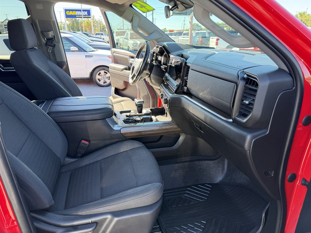 2023 Chevrolet Silverado - $37,995