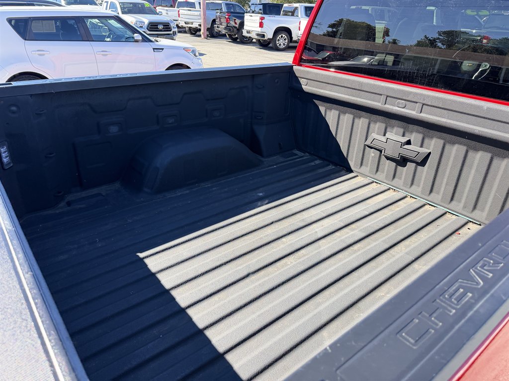 2023 Chevrolet Silverado - $37,995