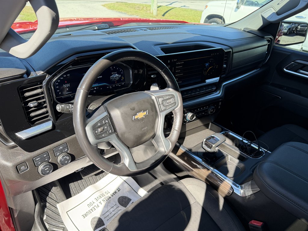 2023 Chevrolet Silverado - $37,995