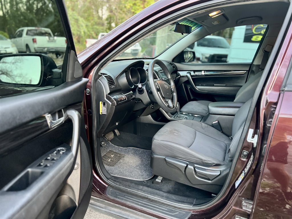 2012 Kia Sorento LX photo