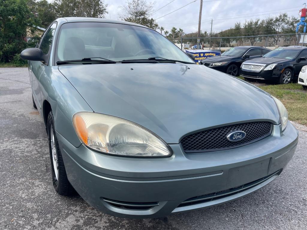 2005 Ford Taurus SE photo
