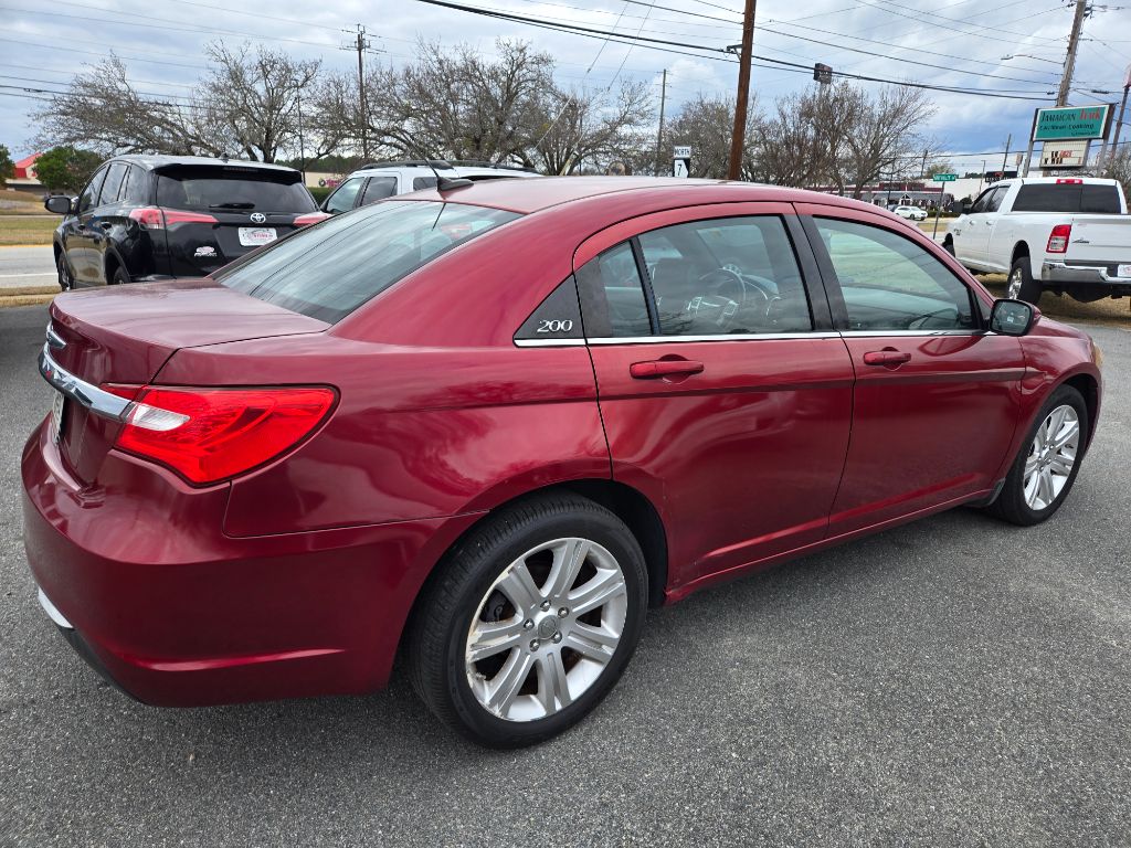 2013 Chrysler 200