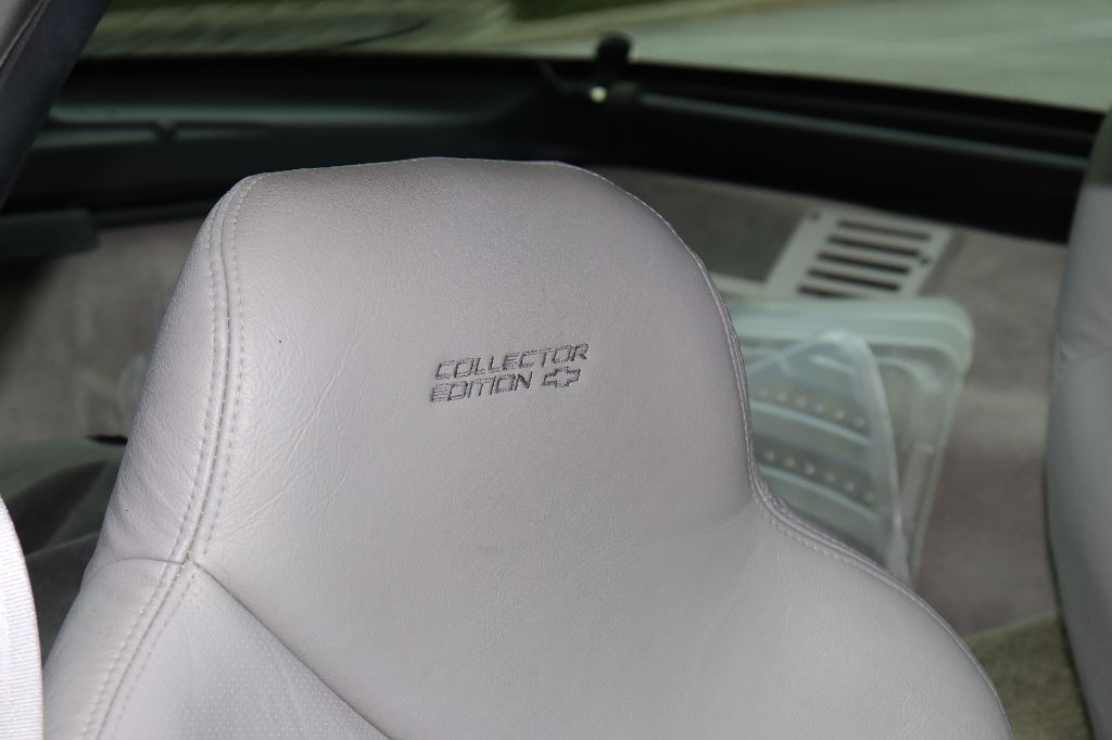 1996 CHEVROLET Corvette Coupe - $15,850