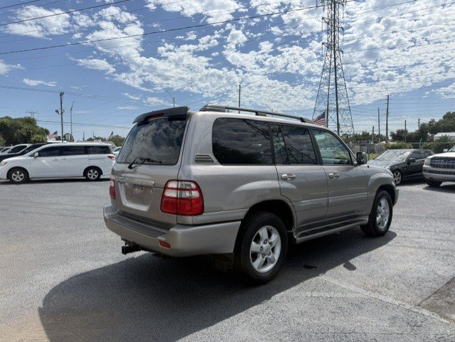 2004 Toyota Land Cruiser - $11,888