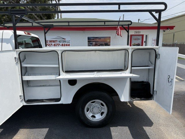2005 GMC Sierra 2500 - $8,888
