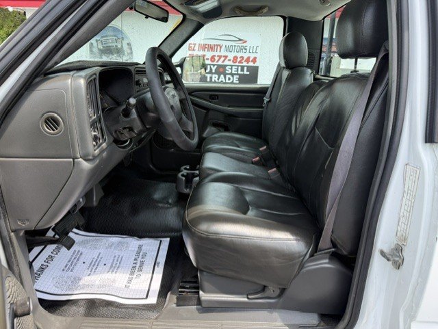 2005 GMC Sierra 2500 - $8,888