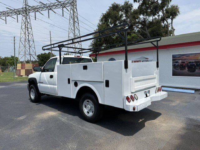 2005 GMC Sierra 2500 - $8,888