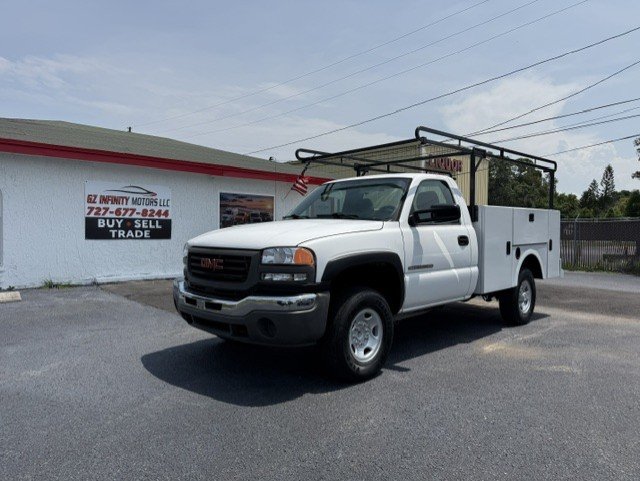 2005 GMC Sierra 2500 - $8,888