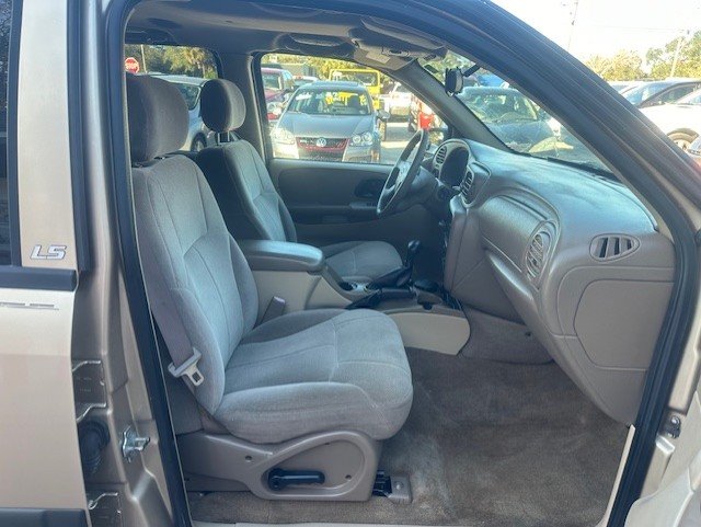 2004 Chevrolet SLX LS photo