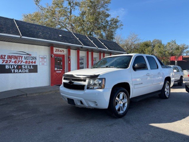 2008 Chevrolet Avalanche - $8,888