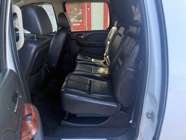 2008 Chevrolet Avalanche - $8,888