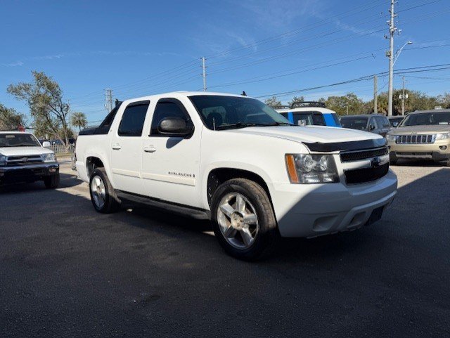 2008 Chevrolet Avalanche - $8,888