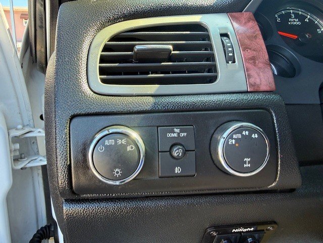 2008 Chevrolet Avalanche - $8,888