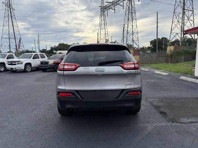 2016 Jeep Cherokee - $5,888